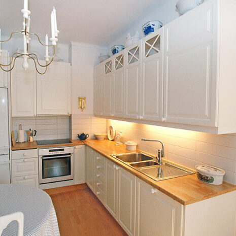 kryssvitrin-antikvit-3-1.jpg kryssvitrin-antikvit-3-1.jpg