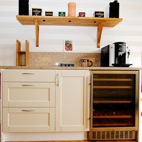 lackerat-exklusiv-vit-anna-1-4-1.jpg lackerat-exklusiv-vit-anna-1-4-1.jpg